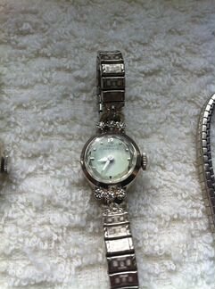 Женские золотые часы с бриллиантами