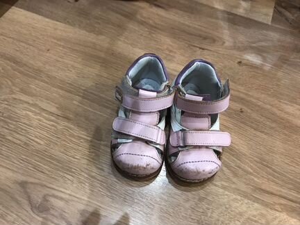 Детские сандали