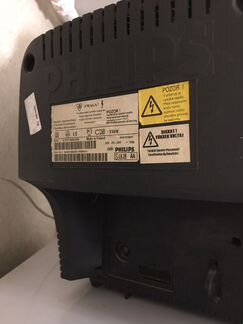 Телевизор Philips с пультом управления