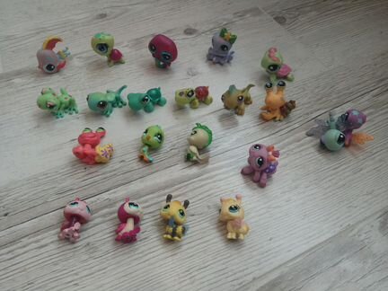 Пакетом Коллекция пет шопов Littlest Pet Shop