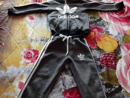 Спортивный костюм адидас