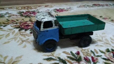 Советские игрушки грузовик металлический