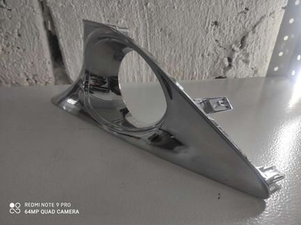 Окантовка туманки Toyota Camry 2011-2014