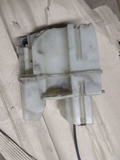 Бочек омывателя Volvo s60 xc70 v70