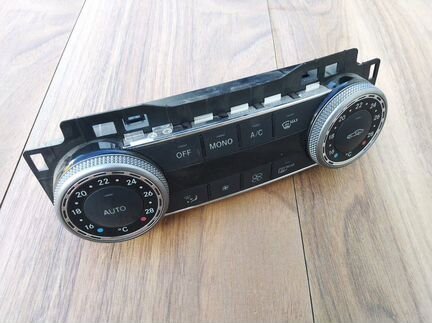 Блок управления климатом Mercedes W204 X204