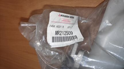 Расширительный бачок Mitsubishi MR212509