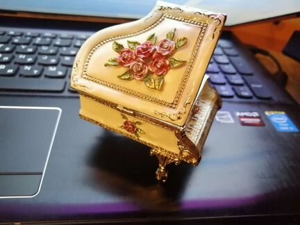 Шкатулка рояль, металл и керамика