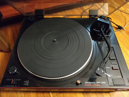 Проигрыватель J. Carson