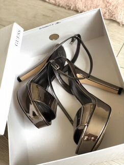 Босоножки Guess