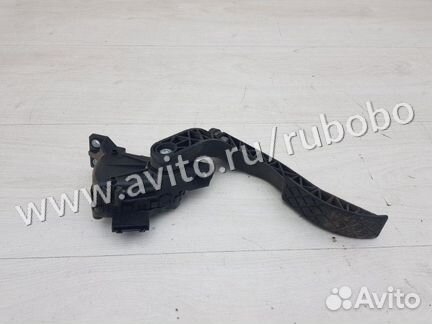 Педаль газа Audi A4 B7 BFB 2006