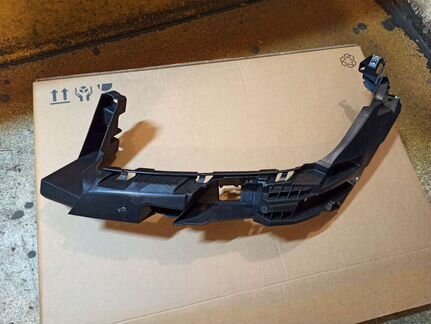 Крепление фары Mercedes GL 166 рамка фары