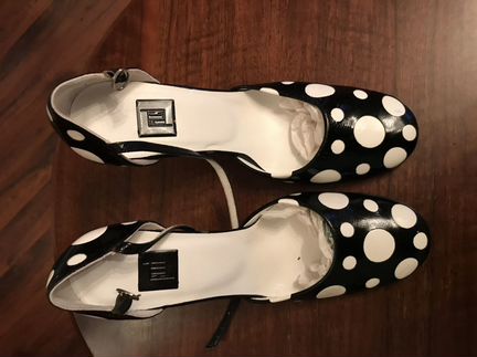 Босоножки в горох. Размер 37. Новые