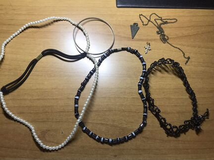 Часы, браслаты и украшения