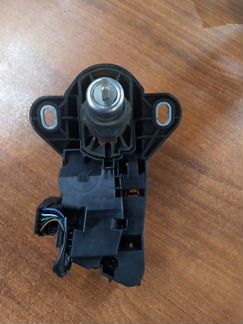 Замок багажника электро + ключ Mitsubishi Carisma