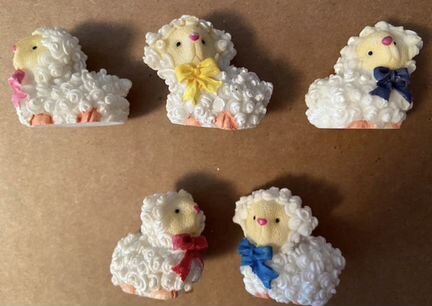 Миниатюрные коллекционные керамические фигурки