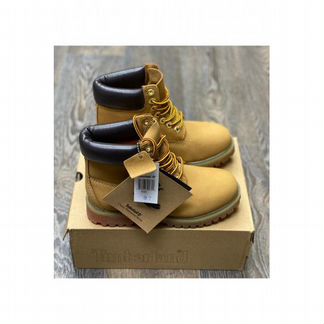 Классические бежевые ботинки