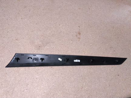 Молдинг обшивки левой двери Mercedes W204 C 204