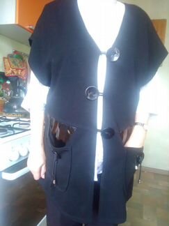 Жакет типа жилет-накидка на пуговицах 58RU