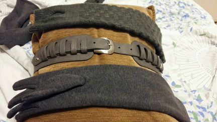 Широкий серый ремень (кушак)