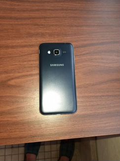 Телефон Samsung galaxy j3
